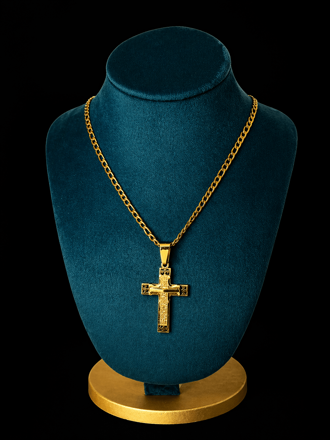 Collar con Dije de Cruz Soberana Dorado - BRØNNCollar con Dije de Cruz Soberana DoradoBrønnBRØNNCollar con Dije de Cruz Soberana Dorado